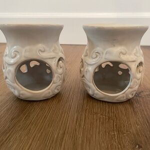 Set of 2 White Ceramic Oil Warmers